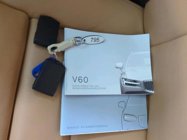 Volvo V60 2.0 T4 Momentum Pro Schuifdak