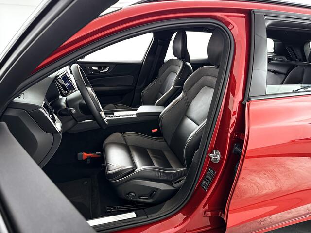 Volvo V60 B3 Plus Dark | Harman Kardon | 360º camera | Stoel- en stuurverwarming | Trekhaak