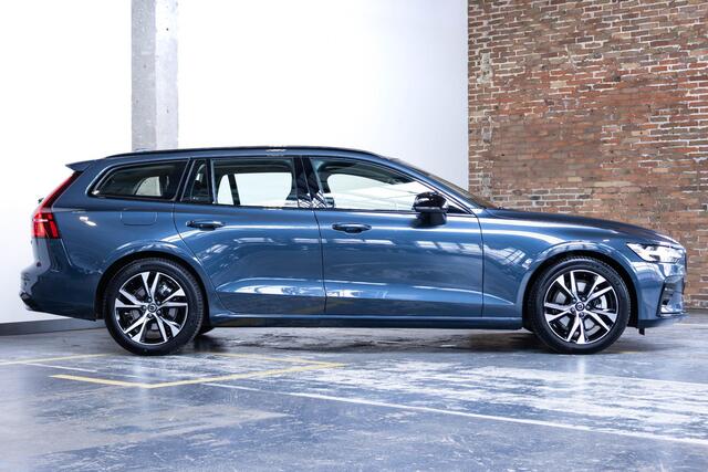 Volvo V60 B4 Automaat Plus Dark | Stoel- en stuurverwarming | Elektrische achterklep | Parkeercamera | Verwarmde achterbank | Wegklapbare trekhaak | Google infotainment