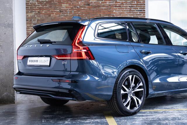 Volvo V60 B4 Automaat Plus Dark | Stoel- en stuurverwarming | Elektrische achterklep | Parkeercamera | Verwarmde achterbank | Wegklapbare trekhaak | Google infotainment