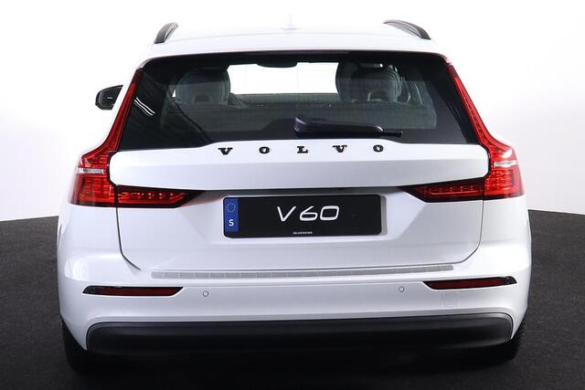 Volvo V60 - Intellisafe Assist & Surround - Black Edition pack - Parkeersensoren v/a - Parkeercamera achter - Climate Control - Verwarmbare voorstoelen - Verwarmbaar stuurwiel - Verwarmbare achterbank - Trekhaak - Draadloze telefoonlader - 19' LMV