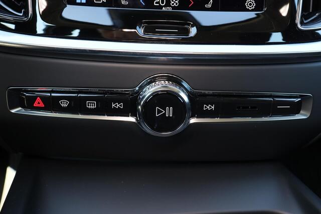 Volvo V60 - Intellisafe Assist & Surround - Black Edition pack - Parkeersensoren v/a - Parkeercamera achter - Climate Control - Verwarmbare voorstoelen - Verwarmbaar stuurwiel - Verwarmbare achterbank - Trekhaak - Draadloze telefoonlader - 19' LMV