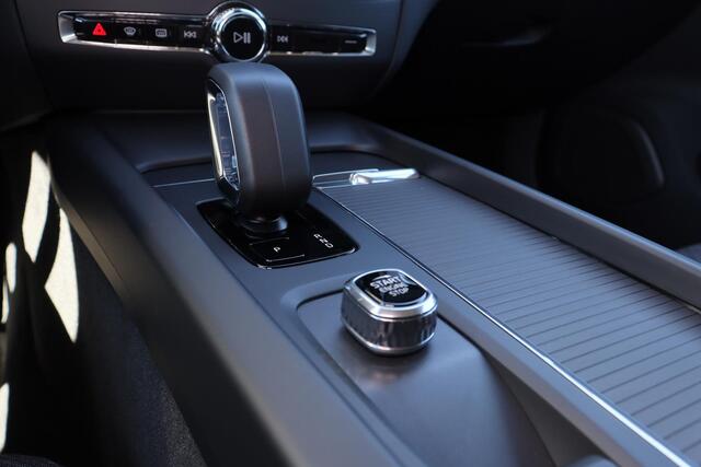 Volvo V60 - Intellisafe Assist & Surround - Black Edition pack - Parkeersensoren v/a - Parkeercamera achter - Climate Control - Verwarmbare voorstoelen - Verwarmbaar stuurwiel - Verwarmbare achterbank - Trekhaak - Draadloze telefoonlader - 19' LMV