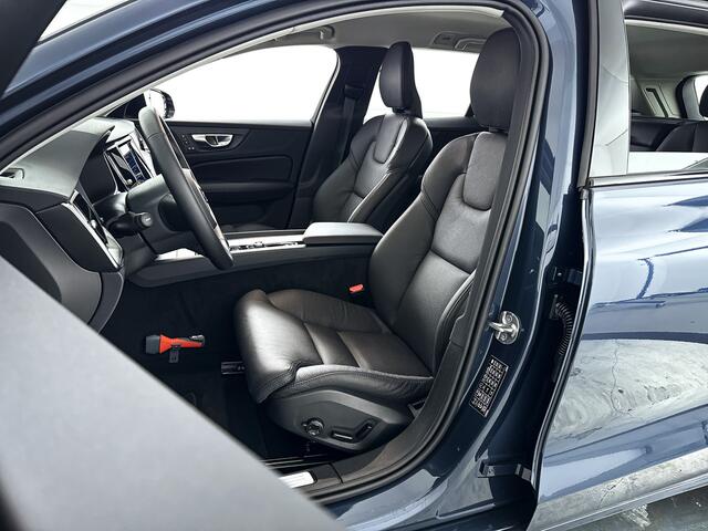 Volvo V60 B4 Plus Dark | Parkeercamera | Stoel- en stuurverwarming | Trekhaak