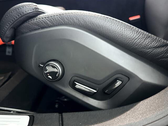 Volvo V60 B4 Plus Dark | Parkeercamera | Stoel- en stuurverwarming | Trekhaak