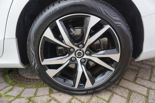 Volvo V60 2.0 B3 Plus Dark | Trekhaak | 360° | Sportstoelen | Harman/Kardon | Panorama Schuifdak |