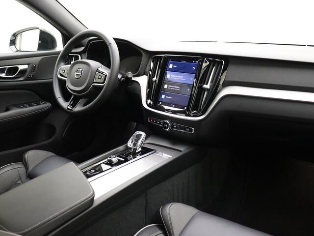 Volvo V60 B4 211pk Plus Dark / Elektr. Sportstoelen / FULL-LED / Stoelverw. Voor + Achterzijde / Adapt. Cruise / BLIS / PDC + Camera / Elektr. Achterklep / 4-Zone Climate Control /