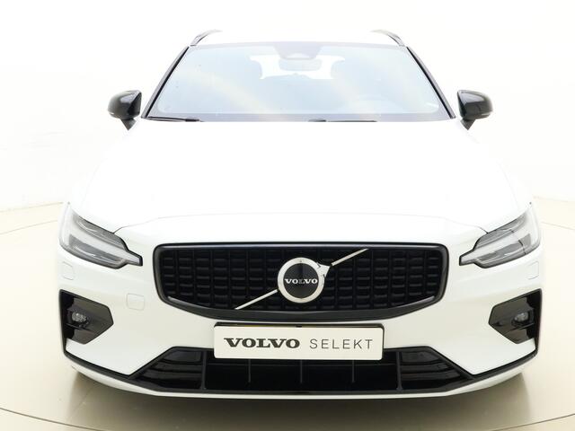 Volvo V60 B4 211pk Plus Dark / Elektr. Sportstoelen / FULL-LED / Stoelverw. Voor + Achterzijde / Adapt. Cruise / BLIS / PDC + Camera / Elektr. Achterklep / 4-Zone Climate Control /