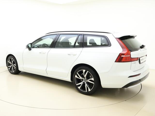 Volvo V60 B4 211pk Plus Dark / Elektr. Sportstoelen / FULL-LED / Stoelverw. Voor + Achterzijde / Adapt. Cruise / BLIS / PDC + Camera / Elektr. Achterklep / 4-Zone Climate Control /