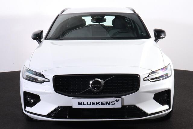 Volvo V60 B3 Plus Dark - IntelliSafe Assist - 360º Camera - Harman/Kardon audio - Adaptieve LED koplampen - Verwarmde voorstoelen, stuur & achterbank - Parkeersensoren voor & achter - Elektr. bedienb. voorstoelen met geheugen - Draadloze tel. lader - Standkachel - 