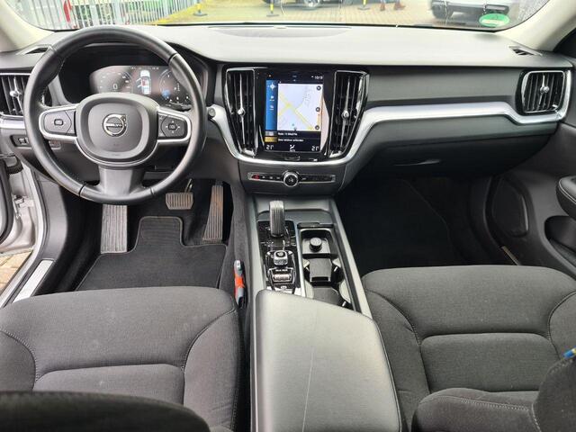 Volvo V60 B3 Automaat Business Pro | Adaptive Cruise control | Keyless entry | Parkeersensoren voor + achter | Parkeercamera | Apple Carplay | Android Auto | Dode hoek detectie BLIS |