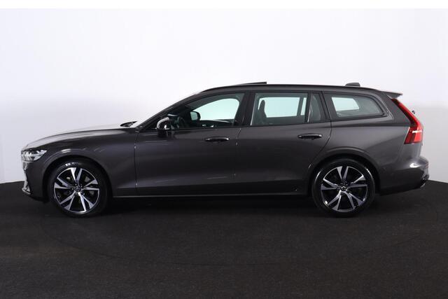 Volvo V60 B3 Plus Dark - IntelliSafe Assist - 360° Camera - Harman/Kardon audio - Adaptieve LED koplampen - Verwarmde voorstoelen, stuur & achterbank - Parkeersensoren voor & achter - Standkachel - Elektr. inklapbare trekhaak - 18' LMV