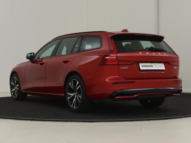 Volvo V60 B3 177PK Plus Dark | 360 Camera | Trekhaak | Lightning | Harman/Kardon | Standkachel | ACTIE met gratis Winterwielenset!