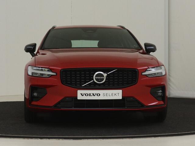 Volvo V60 B3 177PK Plus Dark | 360 Camera | Trekhaak | Lightning | Harman/Kardon | Standkachel | ACTIE met gratis Winterwielenset!