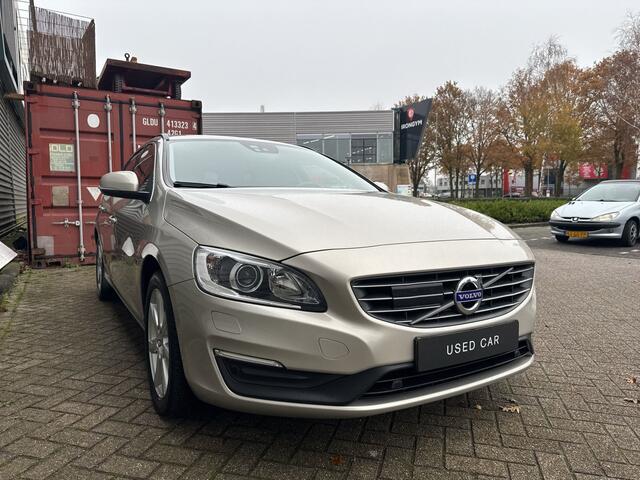 Volvo V60 1.5 T3 Polar+ / Blis / glazen schuif-/kanteldak / Verwarmbaar stuurwiel /