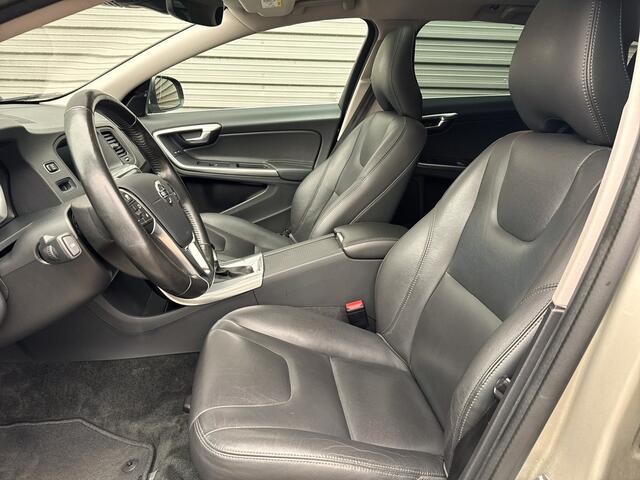 Volvo V60 1.5 T3 Polar+ / Blis / glazen schuif-/kanteldak / Verwarmbaar stuurwiel /