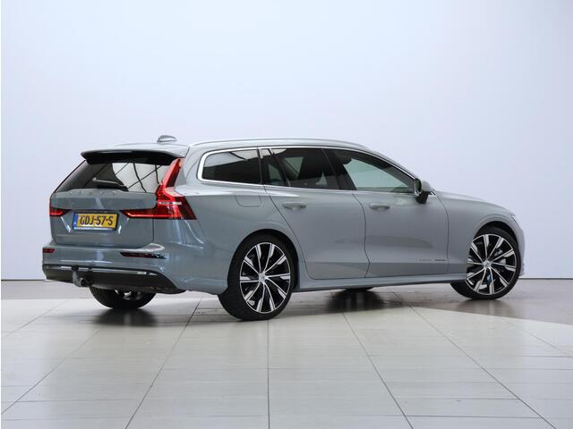 Volvo V60 T6 350PK Recharge AWD Core Bright / Trekhaak / Exterior Styling Pack / 20" / BLIS / Adaptive Cruise / Stoel + Stuurwielverwarming / Keyless /
