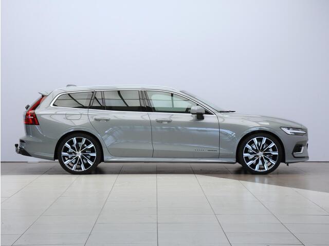 Volvo V60 T6 350PK Recharge AWD Core Bright / Trekhaak / Exterior Styling Pack / 20" / BLIS / Adaptive Cruise / Stoel + Stuurwielverwarming / Keyless /