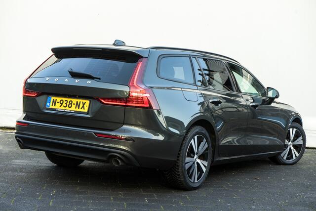 Volvo V60 2.0 B3 Momentum Advantage Camera/ Stoel-stuurverwarming/ Carplay/ Dab/ Cruise control/ Navigatie