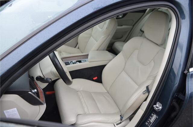 Volvo V60 2.0 T5 Inscription Pilot Assist | Memory stoel | Leer | Trekhaak wegklap | Stoelverwarming | Hout inleg | a.Camera | Carplay
