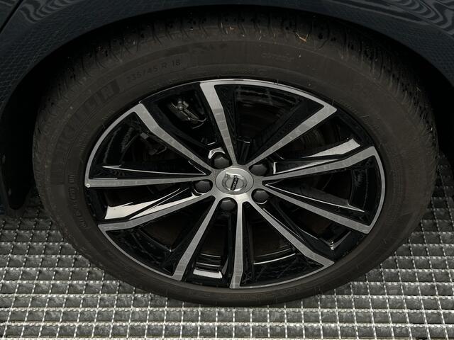 Volvo V60 2.0 T6 Plug-in hybrid AWD Plus Dark , Automaat , Adaptive Cruise , Panoramadak , 360 Camera , Harman/Kardon , Stoel+Stuur+Achterbank Verwarmd , Google , Carplay , BLIS , Pilot Assist , Elek. verstelbare stoelen met geheugen ,