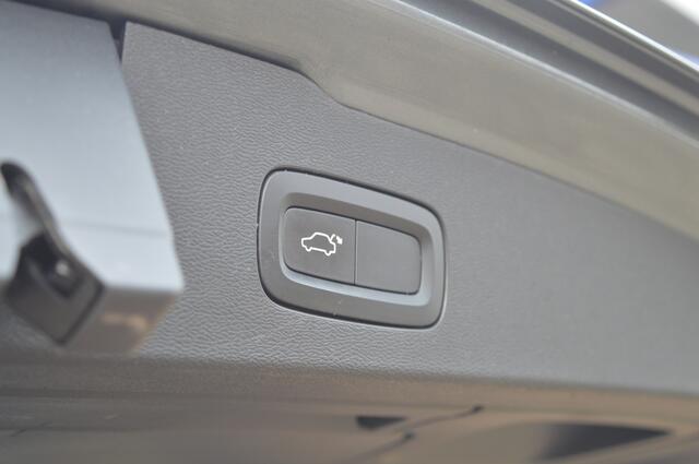 Volvo V60 2.0 T5 Momentum | AUT - PANODAK - NAVI
