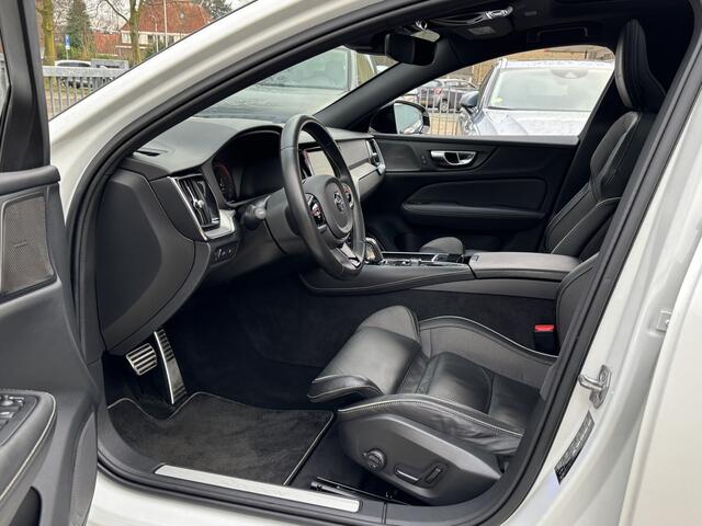 Volvo V60 T8 AWD R-Design Head-Up Pano Keyless 360 Harman Kardon