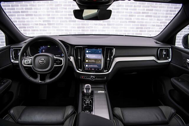 Volvo V60 2.0 B4 Plus Dark | Adaptive Cruise Control | Panoramadak | 19" | Camera | Apple Carplay | Memory Seats |