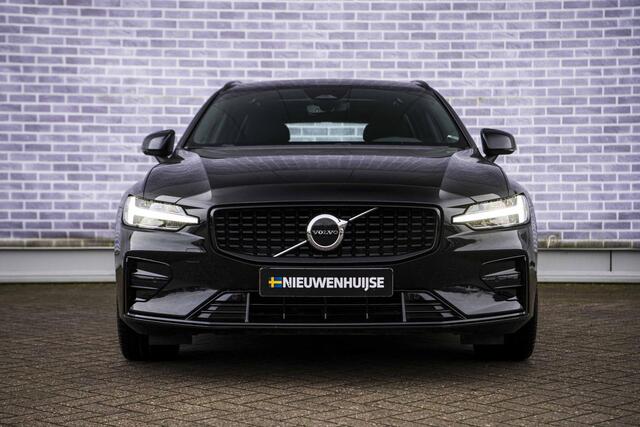 Volvo V60 2.0 B4 Plus Dark | Panorama dak | Adaptieve cruise control | Elektrisch verstelbare voorstoelen | Stoel/stuur verwarming |