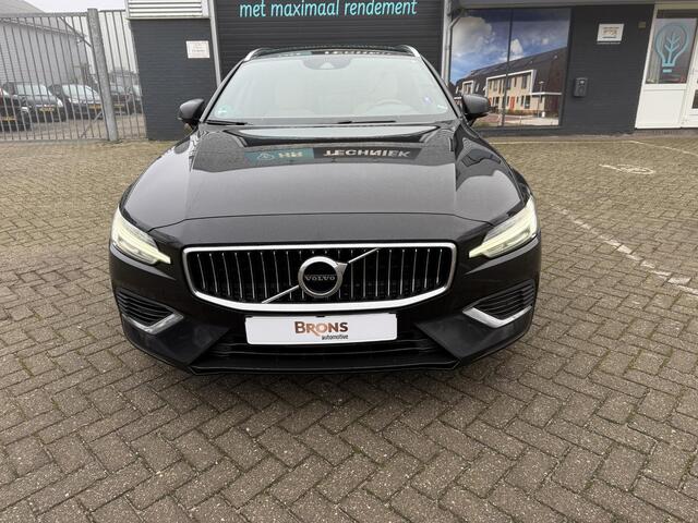 Volvo V60 2.0 T8 Twin Engine AWD Inscription Massage l Pano l 400PK