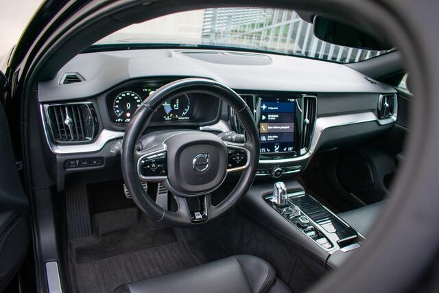 Volvo V60 2.0 T8 Twin Engine AWD R-Design Pano ACC Leer Camera Keyless Trekhaak
