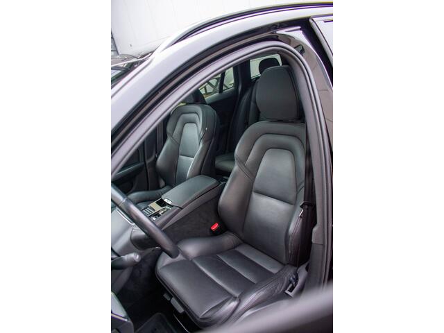 Volvo V60 2.0 T8 Twin Engine AWD R-Design Pano ACC Leer Camera Keyless Trekhaak