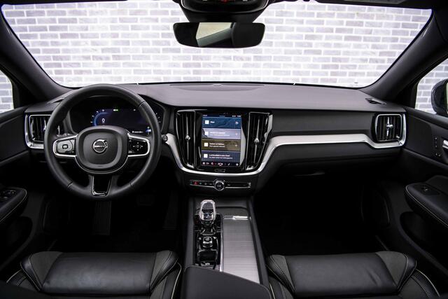 Volvo V60 2.0 B4 Plus Dark | Adaptive Cruise Control | Panoramadak | 19" | Camera | Apple Carplay | Memory Seats |
