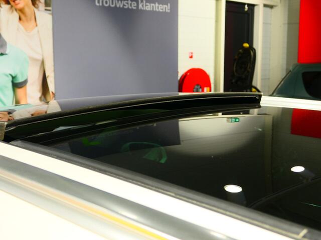 Volvo V60 2.0 B3 Inscription Trekhaak wegklapbaar, Leder, Schuif/kanteldak, Elektrische stoelen