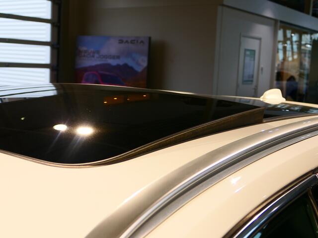 Volvo V60 2.0 B3 Inscription Trekhaak wegklapbaar, Leder, Schuif/kanteldak, Elektrische stoelen