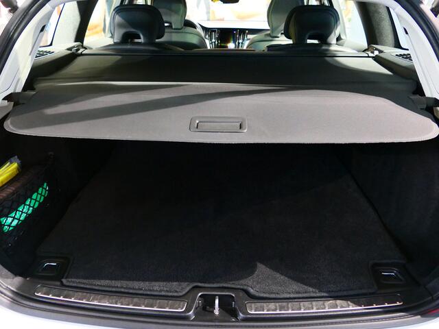 Volvo V60 2.0 B3 Inscription Trekhaak wegklapbaar, Leder, Schuif/kanteldak, Elektrische stoelen