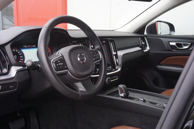Volvo V60 2.0 B3 Momentum | Leder | ACC | Styling Kit | Camera | Origineel NL |