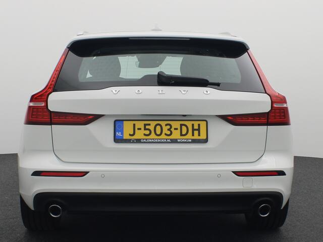 Volvo V60 2.0 T4 Momentum PANORAMADAK / FULL LED / CARPLAY / HARMAN-KARDON / CAMERA / DAB+ / NL-AUTO