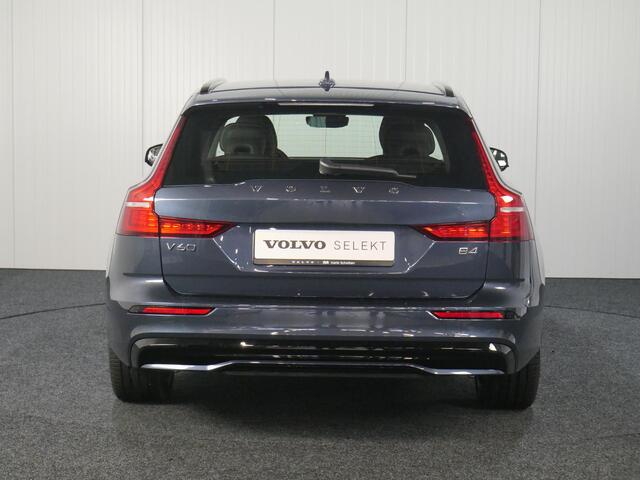 Volvo V60 B4 Automaat Plus Dark | Power Seats Met Geheugenfunctie | Adaptieve Cruise Control Met Pilot Assist | Verwarmbare Voorstoelen | Stuurwielverwarming | Verwarmbare Achterbank | Keyless Entry | Elektrisch Bedienbare Achterklep Met Sensorbediening | Trekhaak