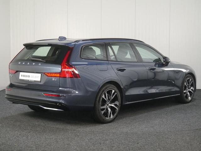 Volvo V60 B4 Automaat Plus Dark | Power Seats Met Geheugenfunctie | Adaptieve Cruise Control Met Pilot Assist | Verwarmbare Voorstoelen | Stuurwielverwarming | Verwarmbare Achterbank | Keyless Entry | Elektrisch Bedienbare Achterklep Met Sensorbediening | Trekhaak