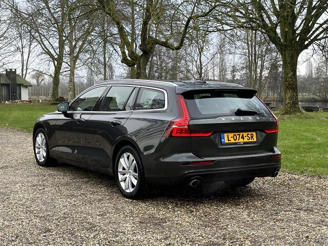 Volvo V60 B3 Momentum Business, Camera, Leer, Trekhaak