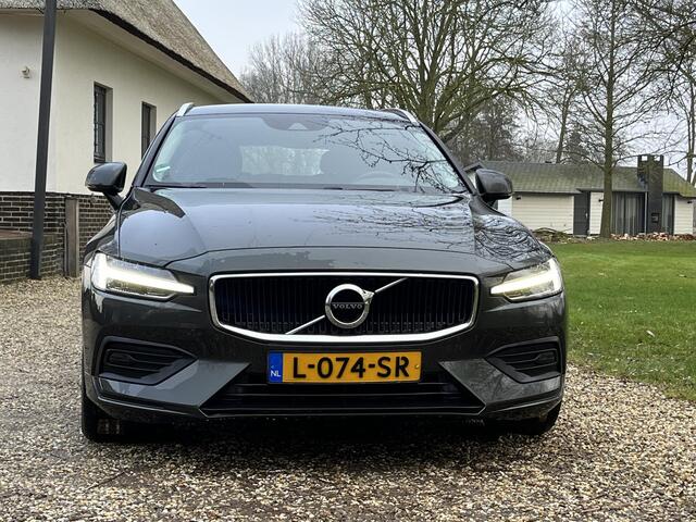 Volvo V60 B3 Momentum Business, Camera, Leer, Trekhaak