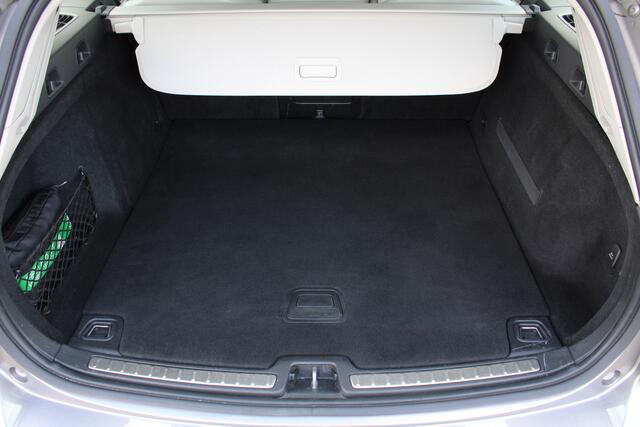 Volvo V60 2.0 T5 Momentum | Trekhaak | Verw. Voorstoelen | 19" LMV | AppleCarplay