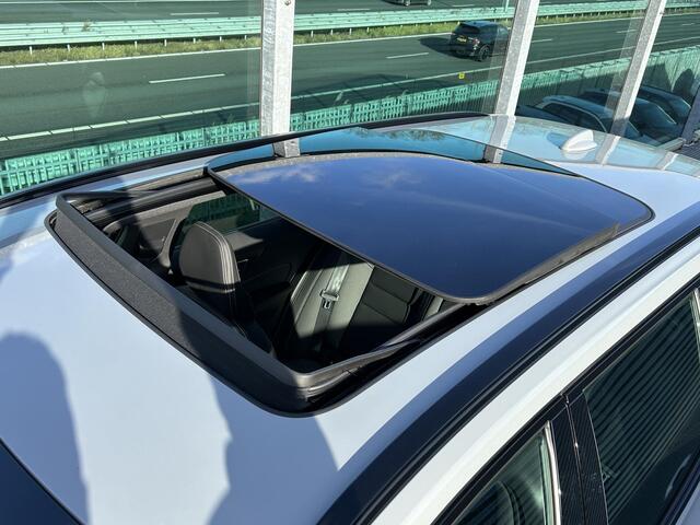 Volvo V60 2.0 T6 Plug-in hybrid AWD Plus Dark , Automaat , Adaptive Cruise , Trekhaak , Pilot Assist , Harman/Kardon , 360 Camera , Stoelen+Stuur+Achterbank Verwarmd , Voorruit verwarmd , Google , Carplay , BLIS , Elek. Verstelbare stoelen ,
