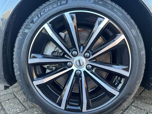 Volvo V60 2.0 T6 Plug-in hybrid AWD Plus Dark / 360° Camera / Audio by Harman Kardon / Elektrisch glazen panorama-dak / Blis /