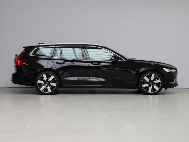 Volvo V60 T6 Plug-in hybrid AWD Essential Edition / Trekhaak / Stoel+stuur+achterbank verwarmd / Leder / BLIS /