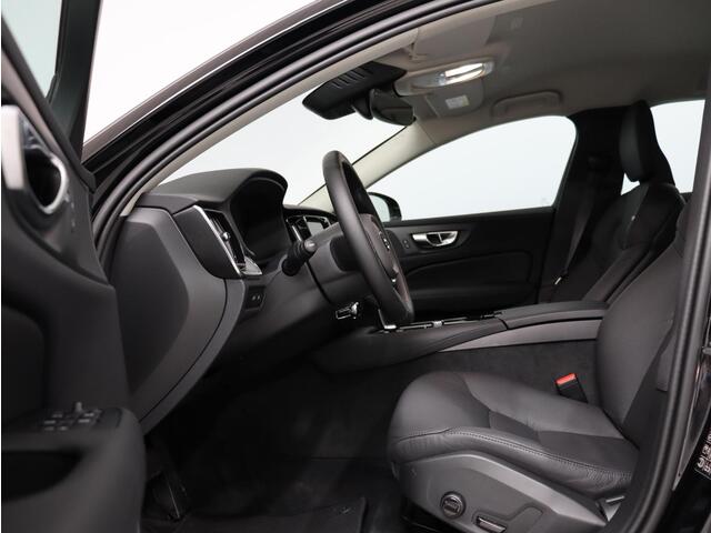 Volvo V60 T6 Plug-in hybrid AWD Essential Edition / Trekhaak / Stoel+stuur+achterbank verwarmd / Leder / BLIS /