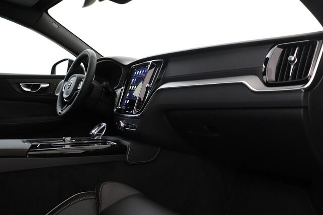 Volvo V60 T6 RECHARGE AWD ULTRA DARK -PANO.DAK|360°CAM|BOWERS&WILKINS|19"|HEAD-UP DISP.