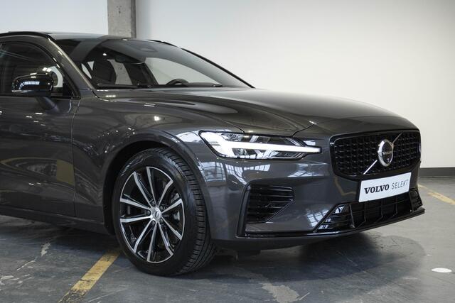 Volvo V60 T6 Plug-in hybrid AWD Plus Dark | Harman Kardon premium audio | Panoramadak | BLIS | Adaptive cruise control | Stoelverwarming | 360° parkeercamera | Parkeersensoren voor + achter | Google infotainment |