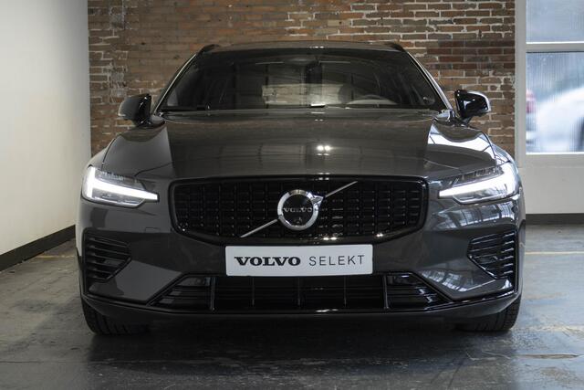 Volvo V60 T6 Plug-in hybrid AWD Plus Dark | Harman Kardon premium audio | Panoramadak | BLIS | Adaptive cruise control | Stoelverwarming | 360° parkeercamera | Parkeersensoren voor + achter | Google infotainment |